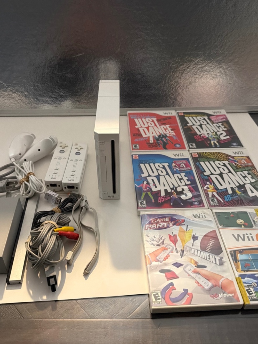 Nintendo Wii Just Dance Bundle With Wii Play + 2 controllers